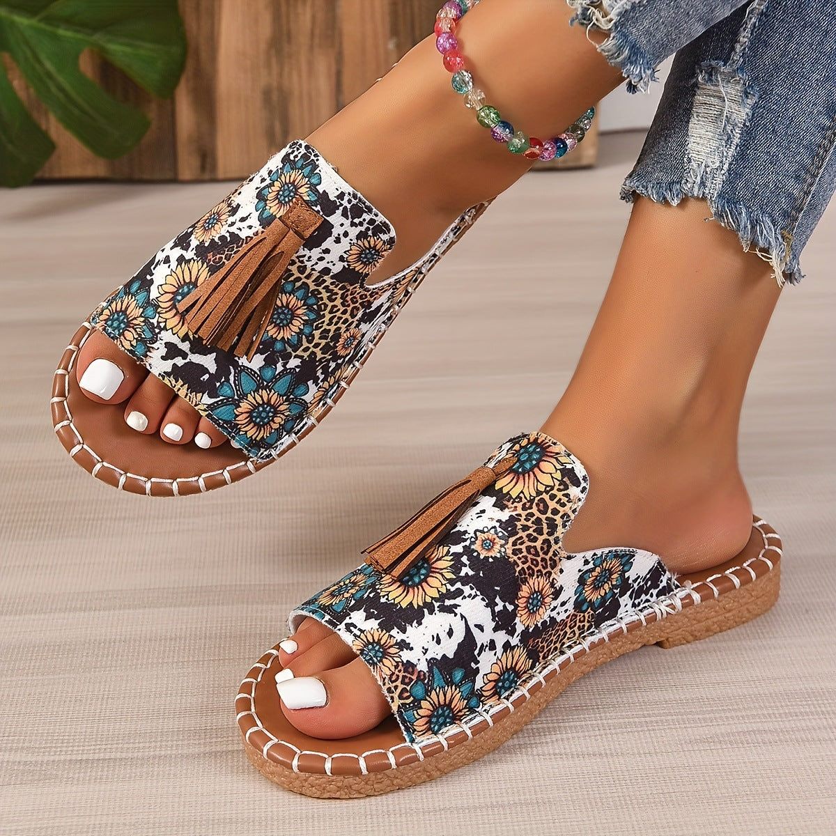 Women's Tassel Decorated Flat Sandals